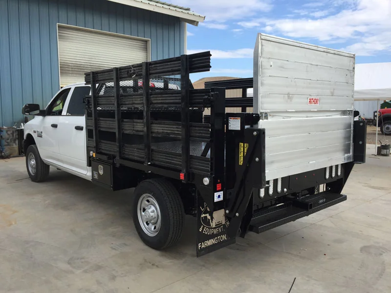Contractor bed truck
