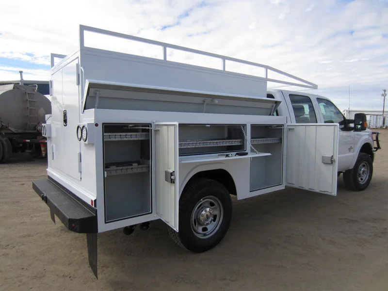 Service body truck