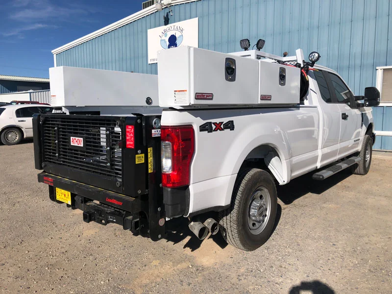 Tire service truck